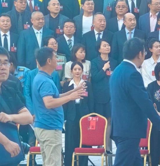 赵丽颖参加中国电视艺术家协会生图曝光，气质端庄美到惊艳