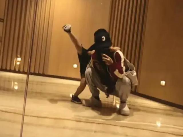 赵丽颖参加中国电视艺术家协会生图曝光，气质端庄美到惊艳