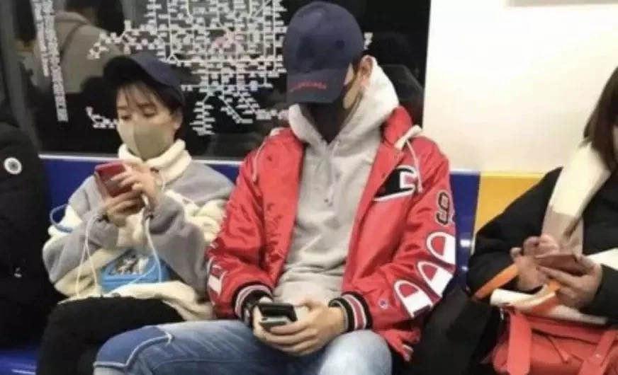 他被骂是“妈宝男”？