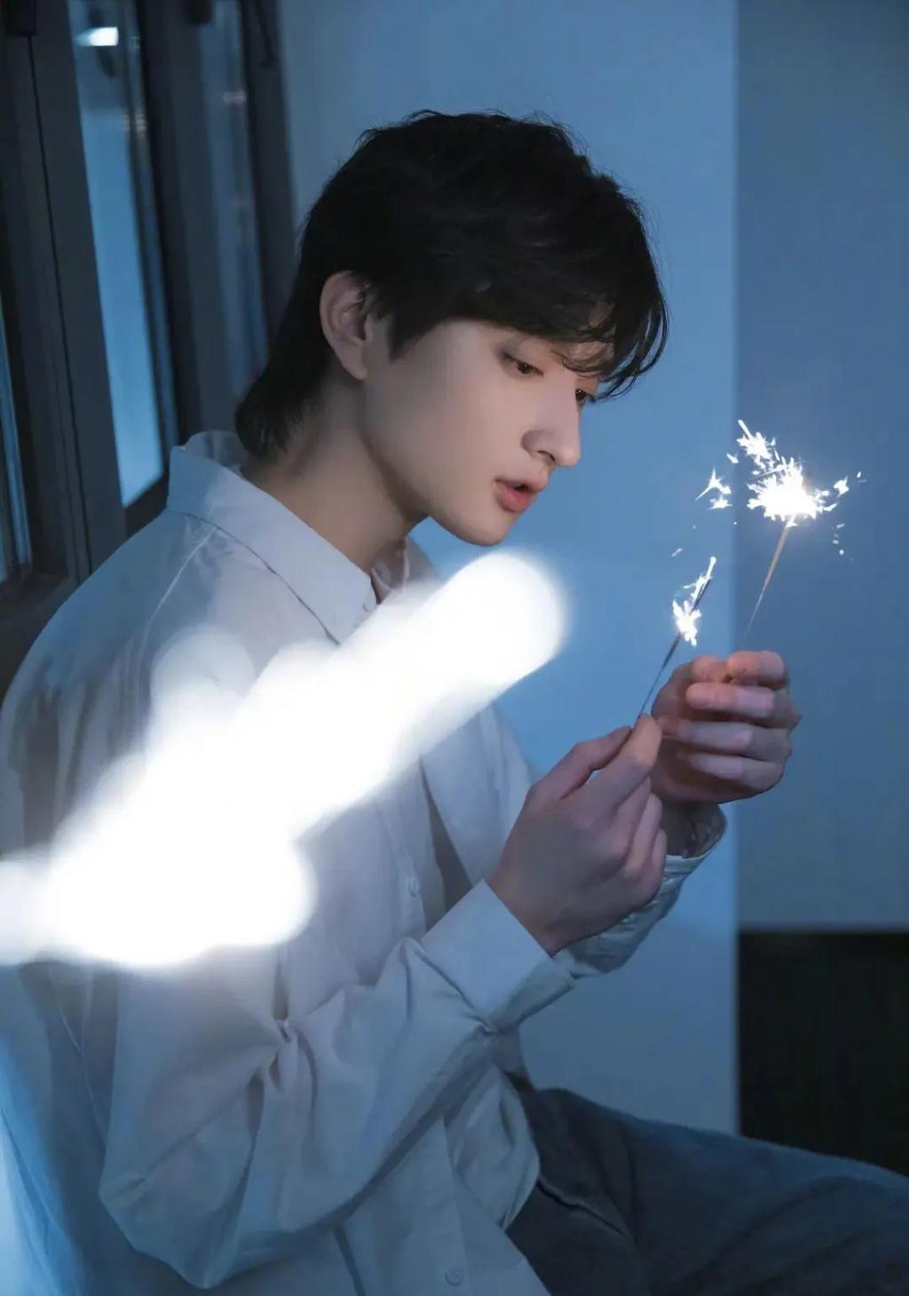 他被骂是“妈宝男”？