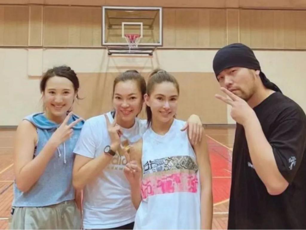 6年生3胎高调嫁首富，这小舞女好手段！