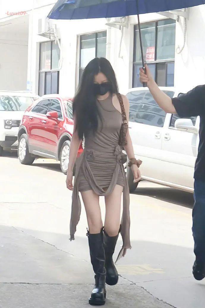 有钱大概是她最不值一提的标签