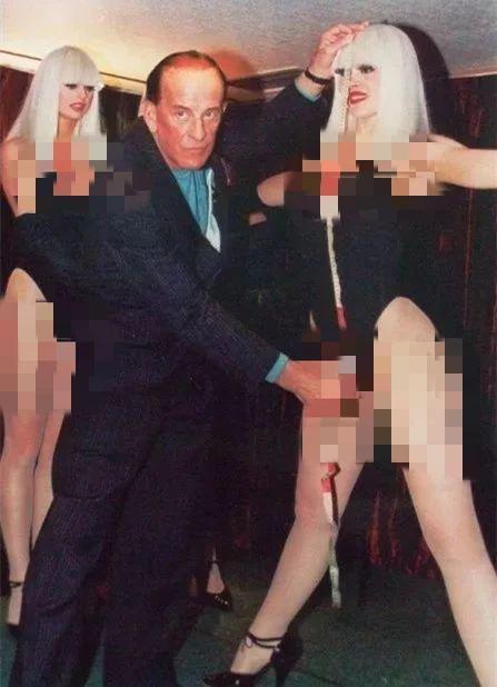 公开跳脱衣舞，连她也堕落了？