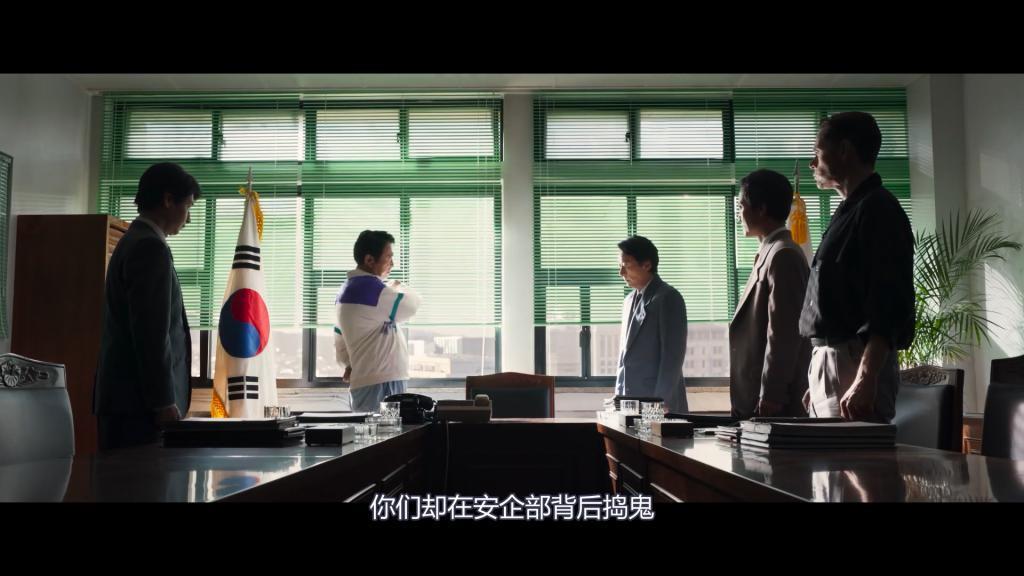 塌房三年的顶级演员，复出了