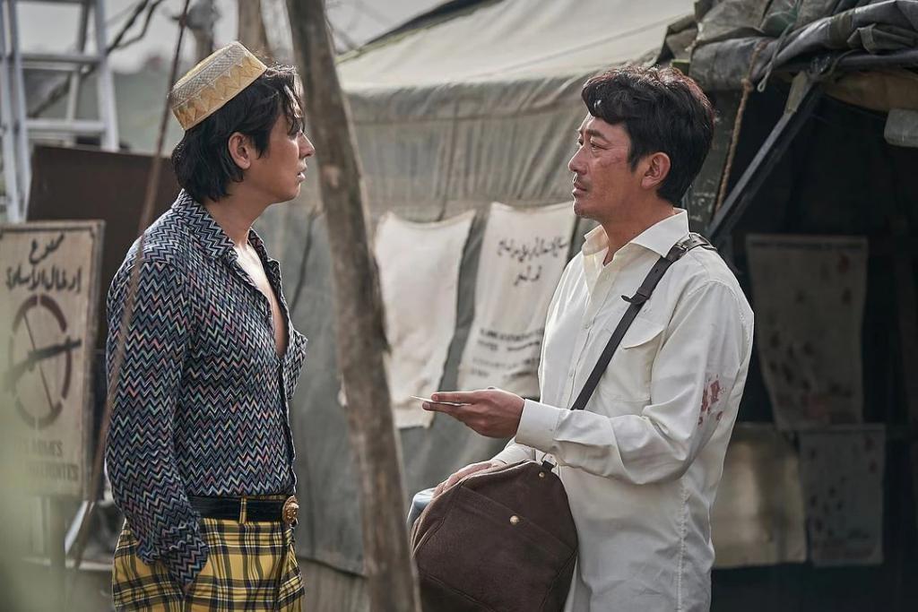 塌房三年的顶级演员，复出了