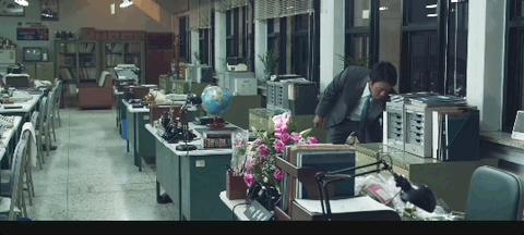 塌房三年的顶级演员，复出了