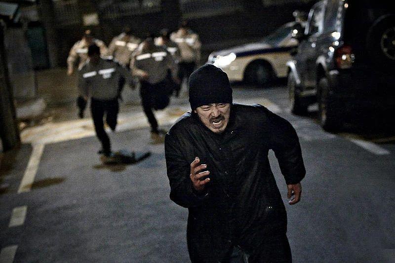 塌房三年的顶级演员，复出了