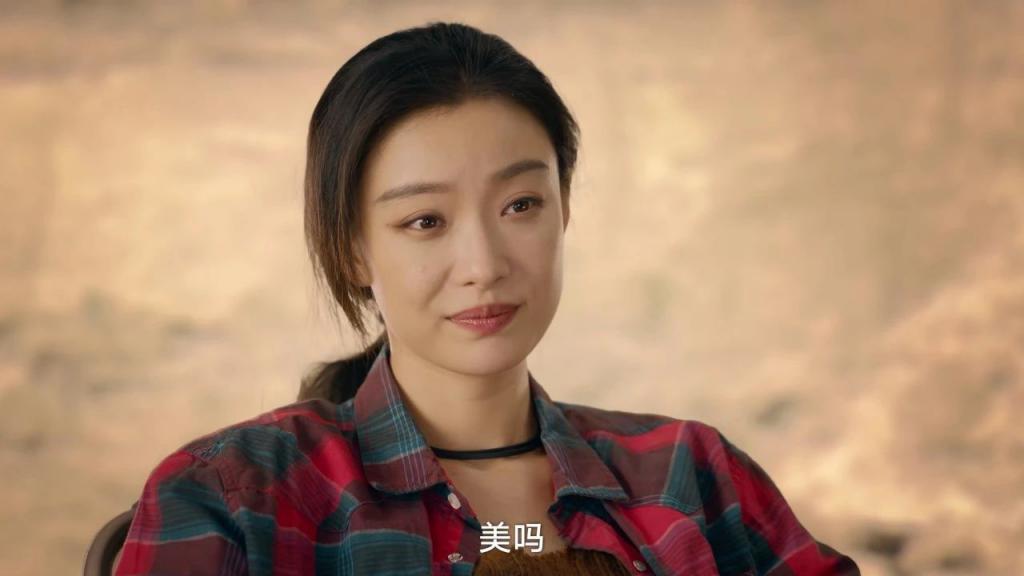 小白花逆袭过时了，观众最爱天降女强人