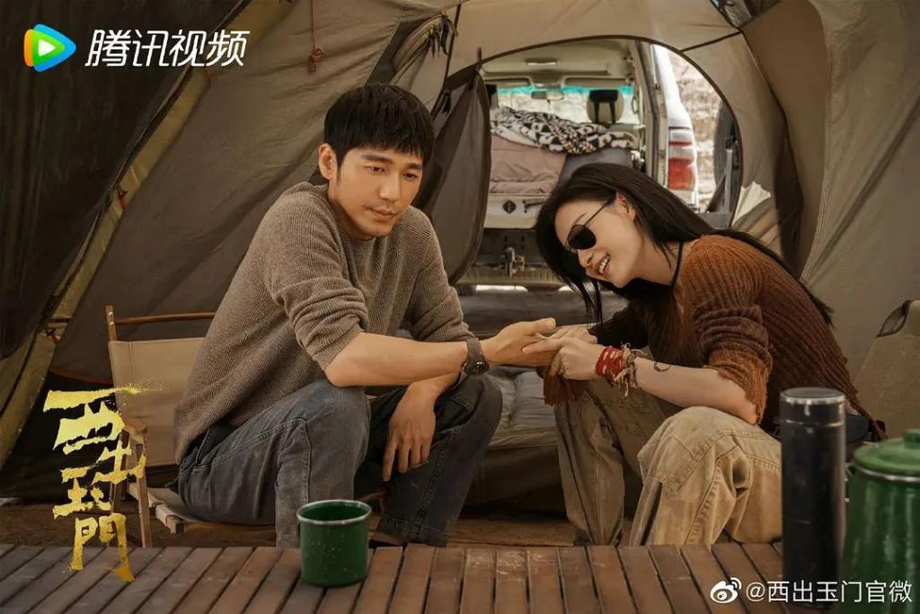 小白花逆袭过时了，观众最爱天降女强人