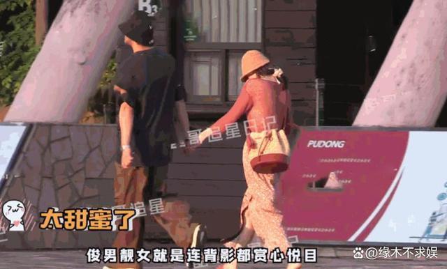 钟楚曦侯雯元恋爱！两人甜蜜牵手搂腰，8月刚和张云龙拍情侣大片