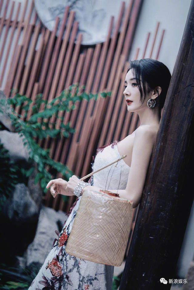 火成这样，女明星都要抢着穿？