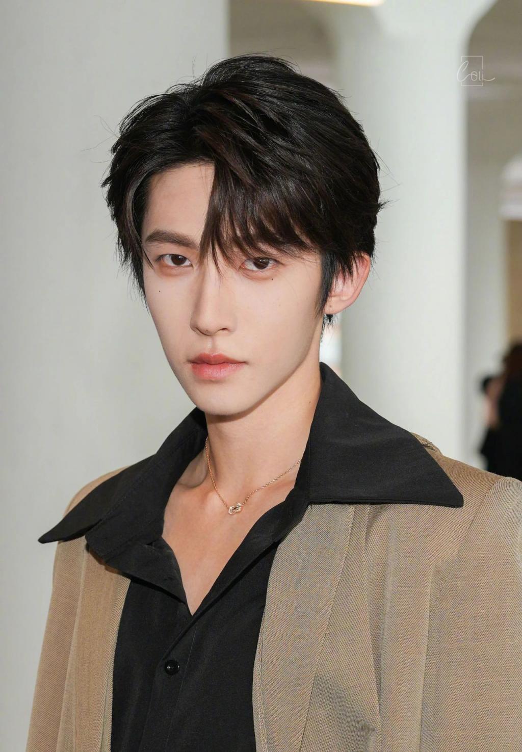 纽约时装周生图：李冰冰秦岚显年轻，易梦玲与吴谨言同框没输