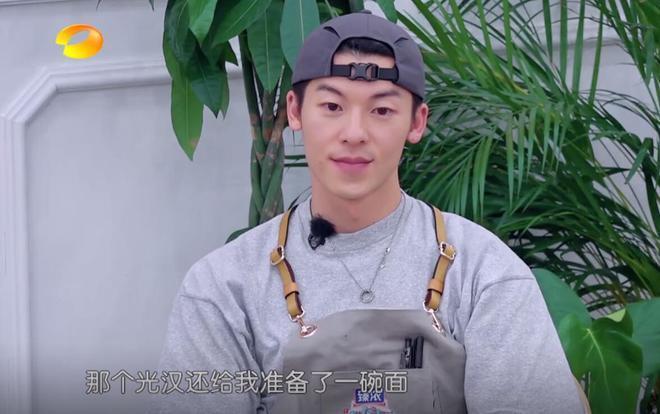 《中餐厅》比起赵又廷组，观众为什么更喜欢黄晓明组？