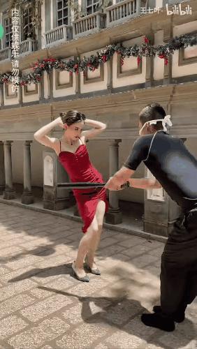 真服了，现在的老外为啥都喜欢土味的《我姓石》？