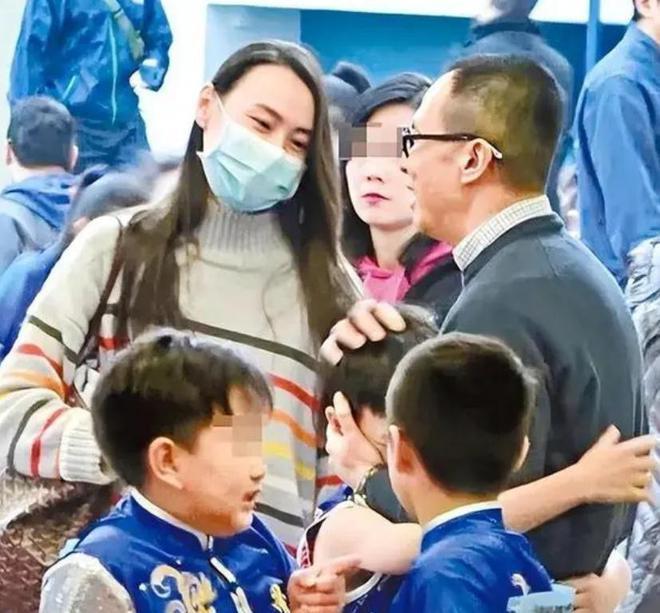 与李泽楷复合！梁洛施晒豪宅健身照，定位是香港金融大厦