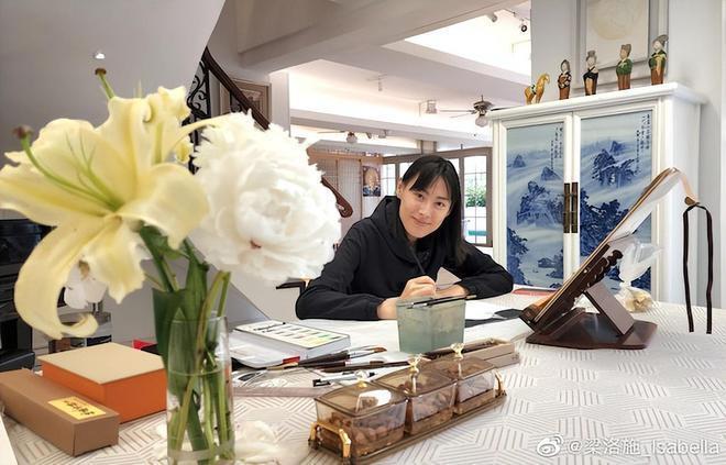 与李泽楷复合！梁洛施晒豪宅健身照，定位是香港金融大厦