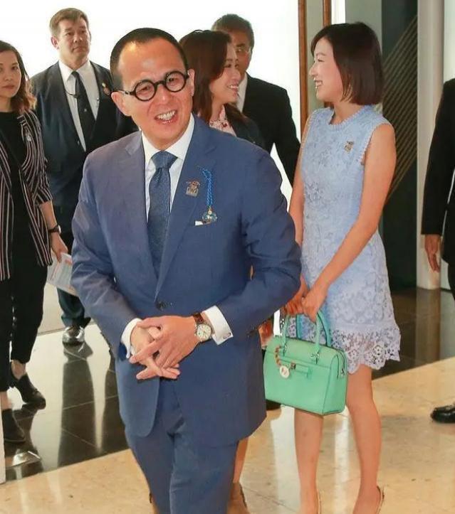 与李泽楷复合！梁洛施晒豪宅健身照，定位是香港金融大厦