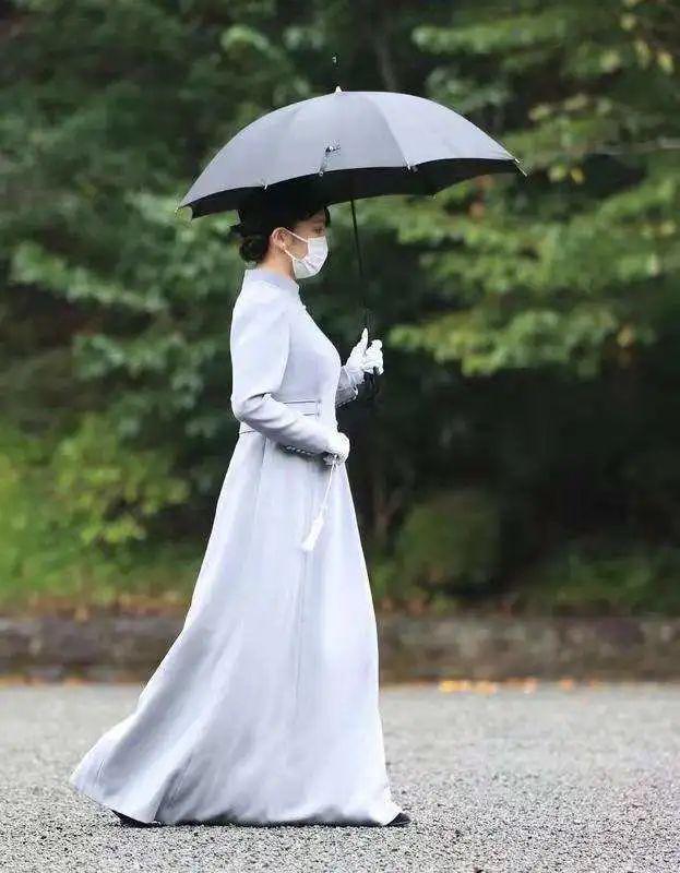 官宣4个月就离婚？下嫁凤凰男，她太惨了！