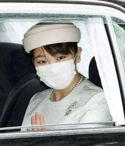 官宣4个月就离婚？下嫁凤凰男，她太惨了！