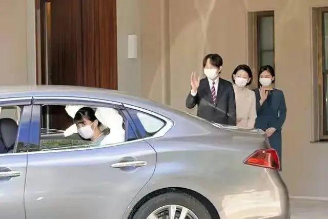 官宣4个月就离婚？下嫁凤凰男，她太惨了！