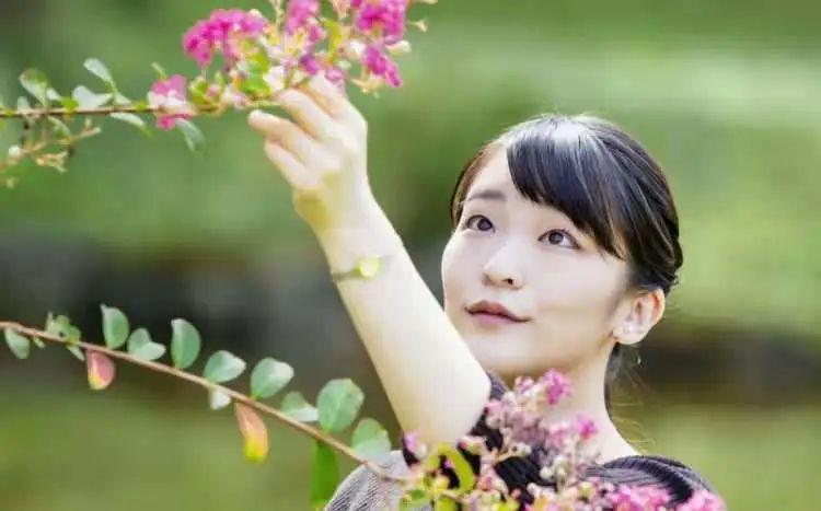 官宣4个月就离婚？下嫁凤凰男，她太惨了！