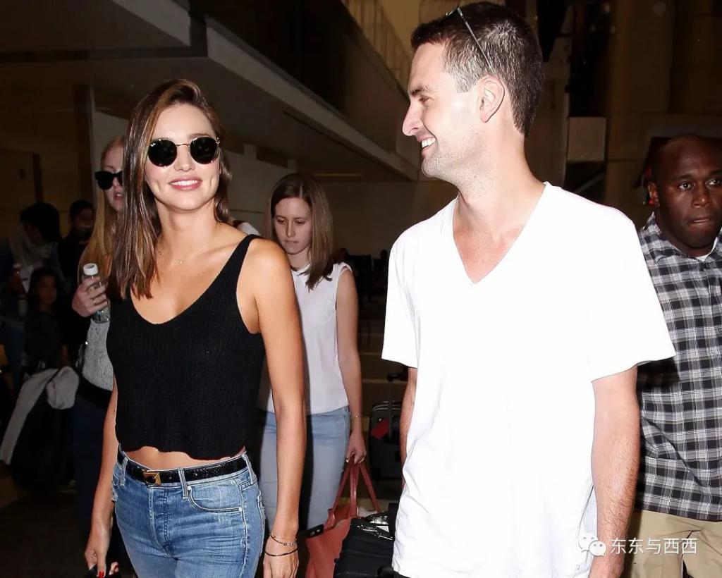 40岁怀四胎又是儿子，四宝妈还在家办秀，这不迷死霸总才怪