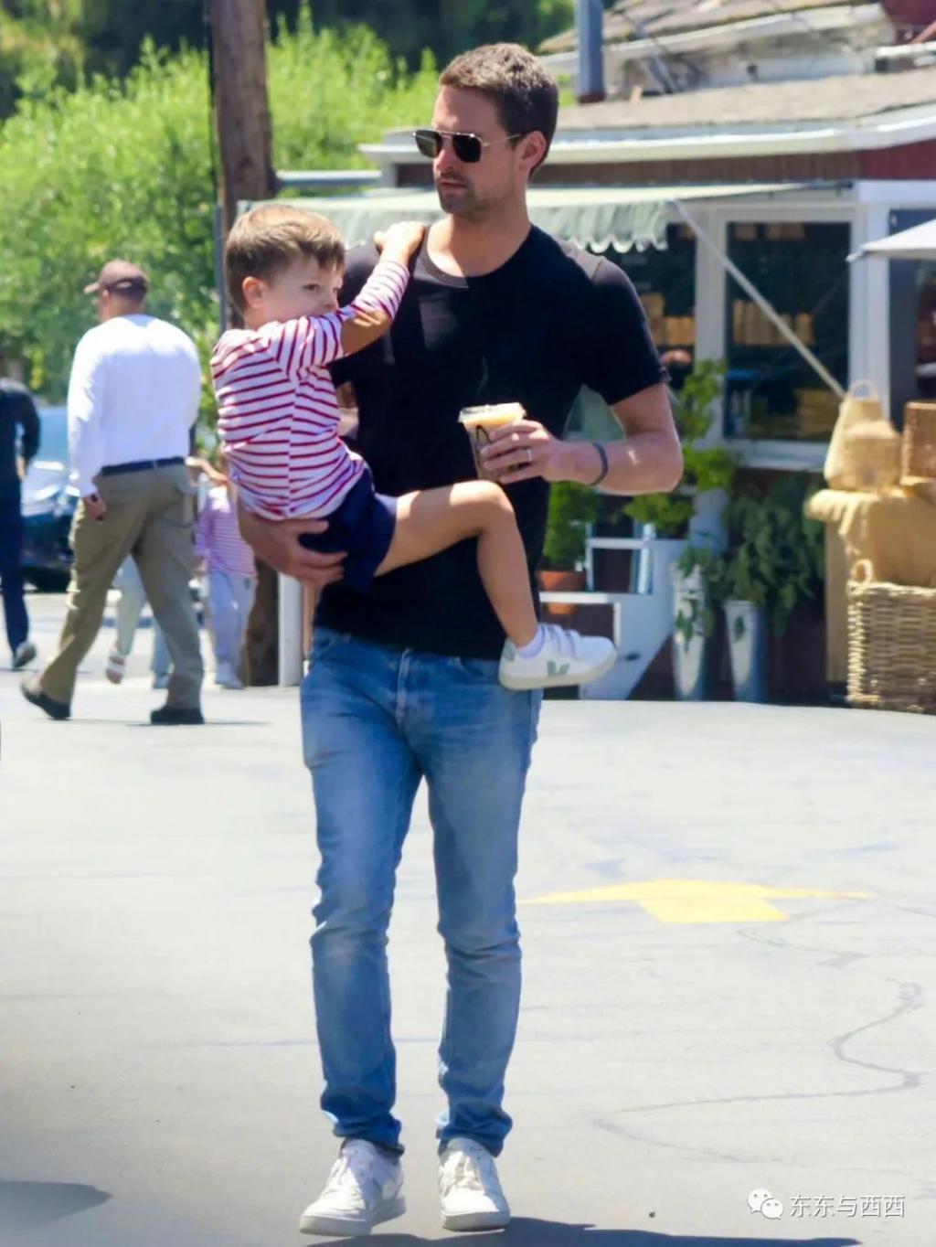 40岁怀四胎又是儿子，四宝妈还在家办秀，这不迷死霸总才怪