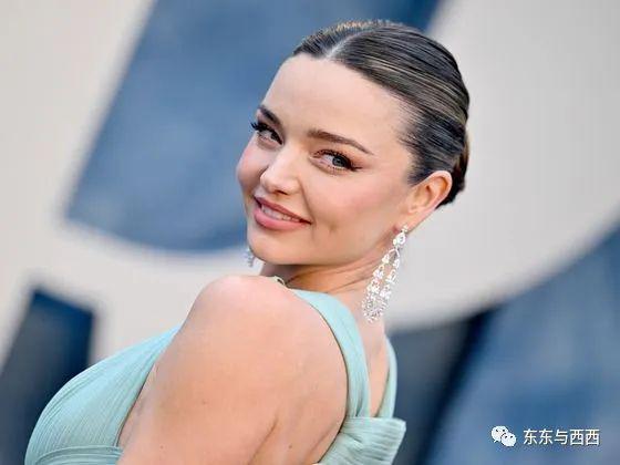 40岁怀四胎又是儿子，四宝妈还在家办秀，这不迷死霸总才怪