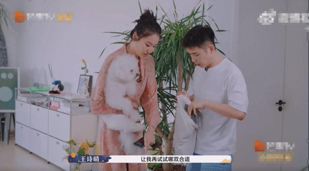 曝李佳琦前助理近况，住上海超大豪宅生活奢侈，退休财富自由