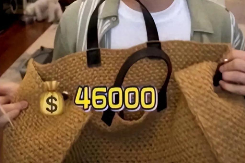 曝李佳琦前助理近况，住上海超大豪宅生活奢侈，退休财富自由