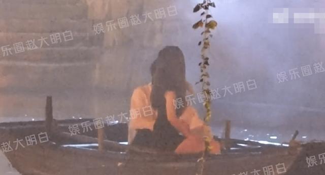 刘宇宁王子文《蝉女》新吻戏路透 泛舟湖上氛围感满满