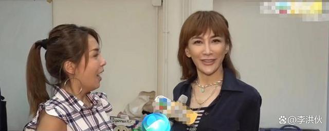 李玟二姐再谈《好声音》，不关注节目八卦，有人声援是好事