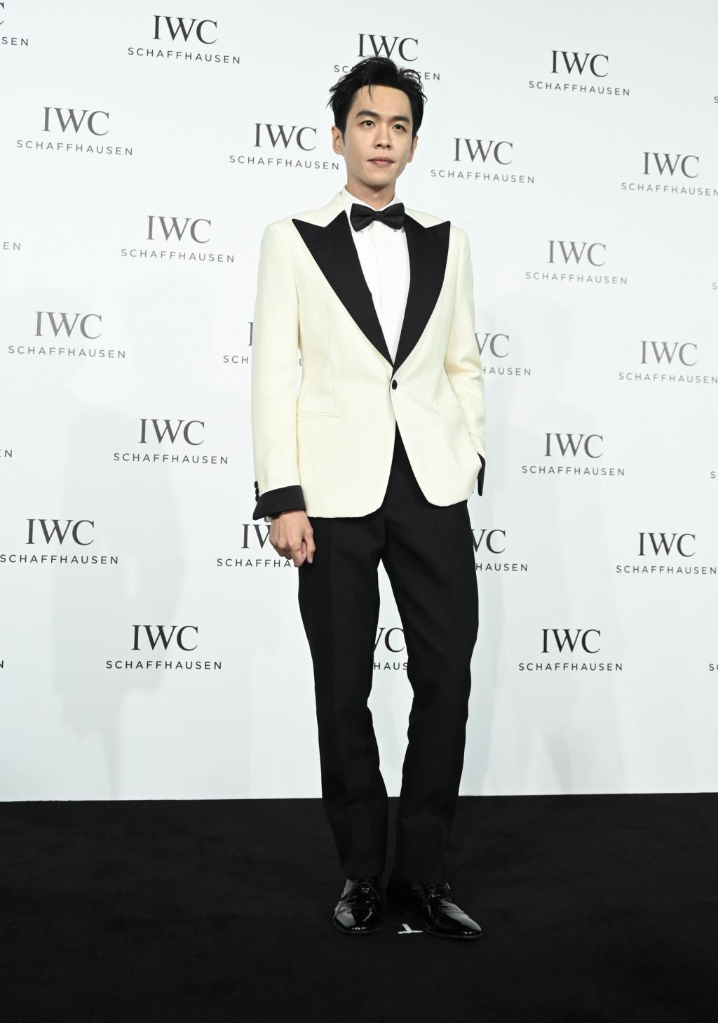 好亮眼!王阳张若昀邱天卢靖姗出席活动上演全员黑白配