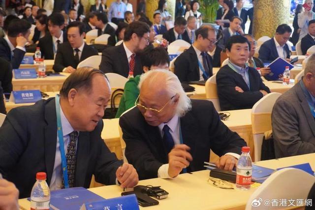 北京文化论坛今开幕 莫言冯小刚张颂文沈腾朱一龙等现身