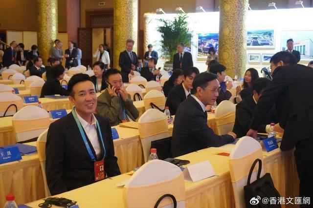 北京文化论坛今开幕 莫言冯小刚张颂文沈腾朱一龙等现身