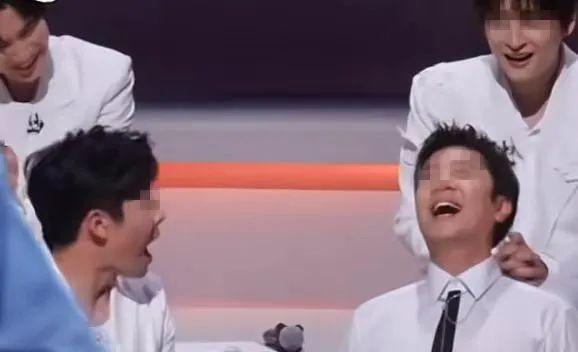 他一出来连王耀庆都稳重了…