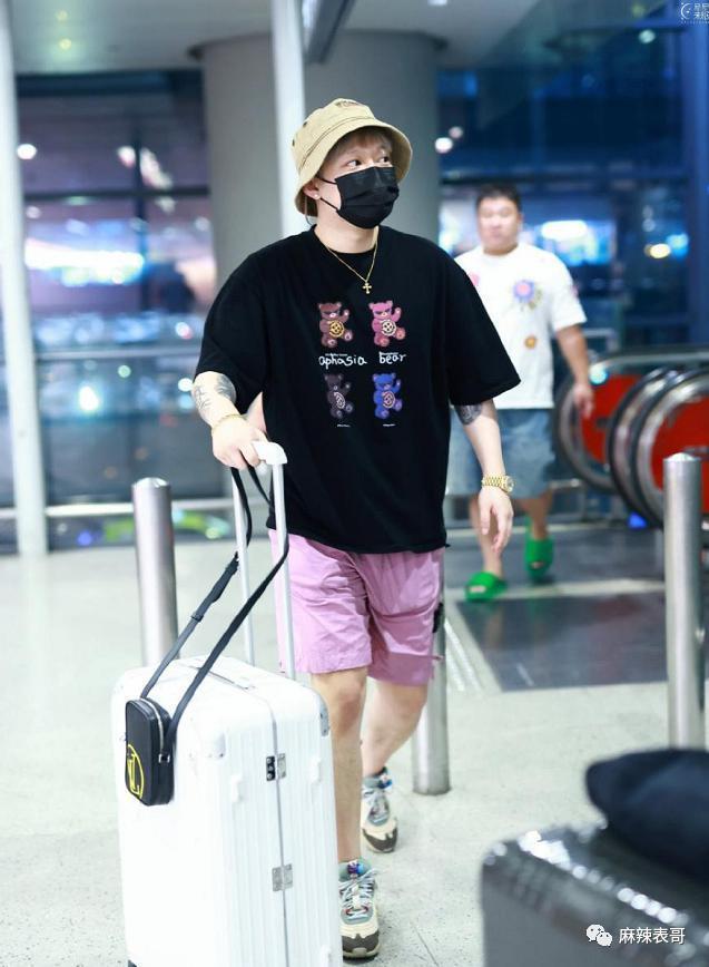 与皮几万坠入爱河，掉粉快过李佳琦