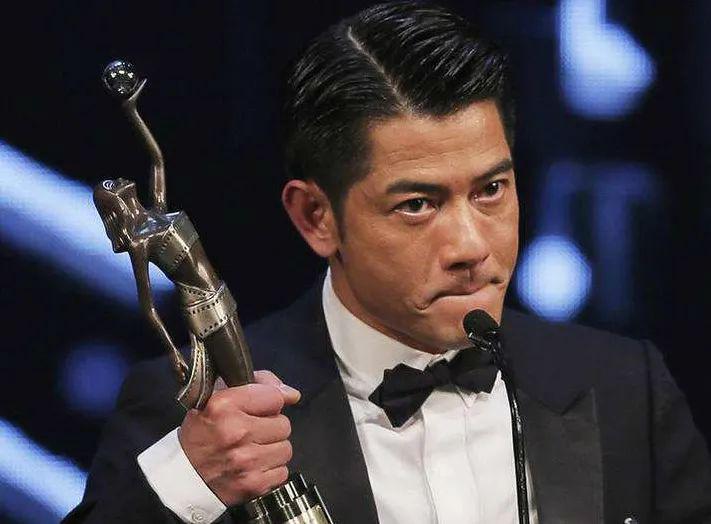 香港第一才女，62岁未婚，一生只为一个人