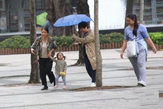 香港第一才女，62岁未婚，一生只为一个人