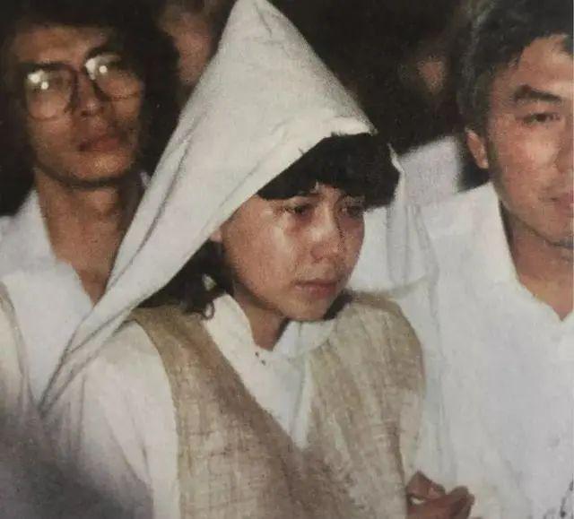 流产四次，终于怀上，老公突然车祸去世…