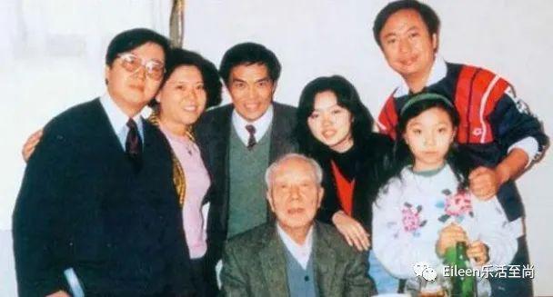 奶茶妹妹都给她让位？第一名媛回归京圈现在怎么样？