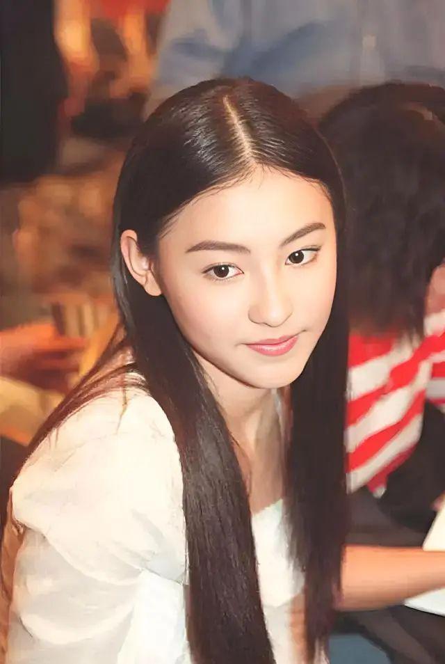 ​顶级骨相也就她了！张柏芝张馨予同框，才知周星驰眼光多毒