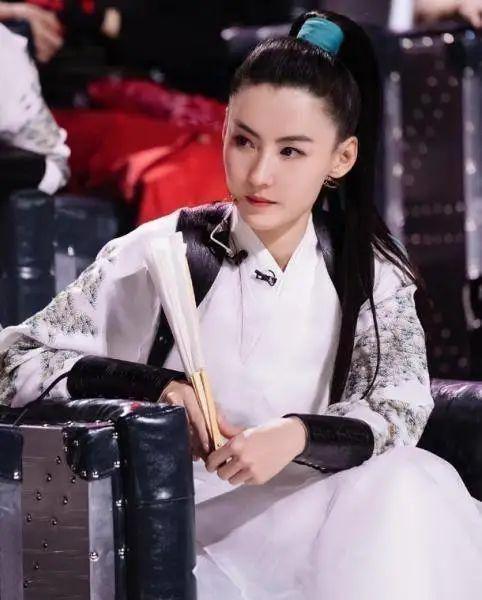 ​顶级骨相也就她了！张柏芝张馨予同框，才知周星驰眼光多毒