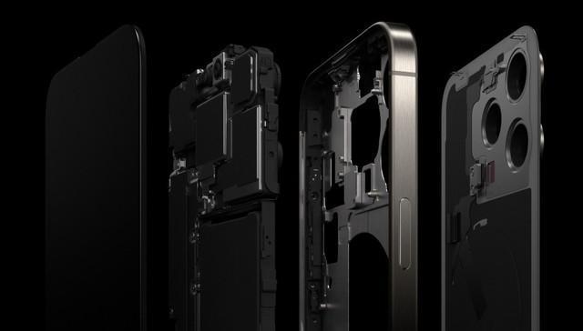 华为Mate60 Pro /iPhone 15 Pro Max对比 谁更超大杯？
