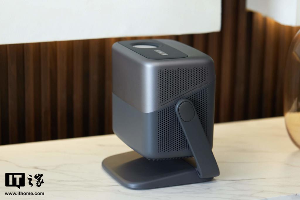 坚果 N1S Pro 4K 体验:除提亮升级 4K 外,正面挑战散斑解决散斑