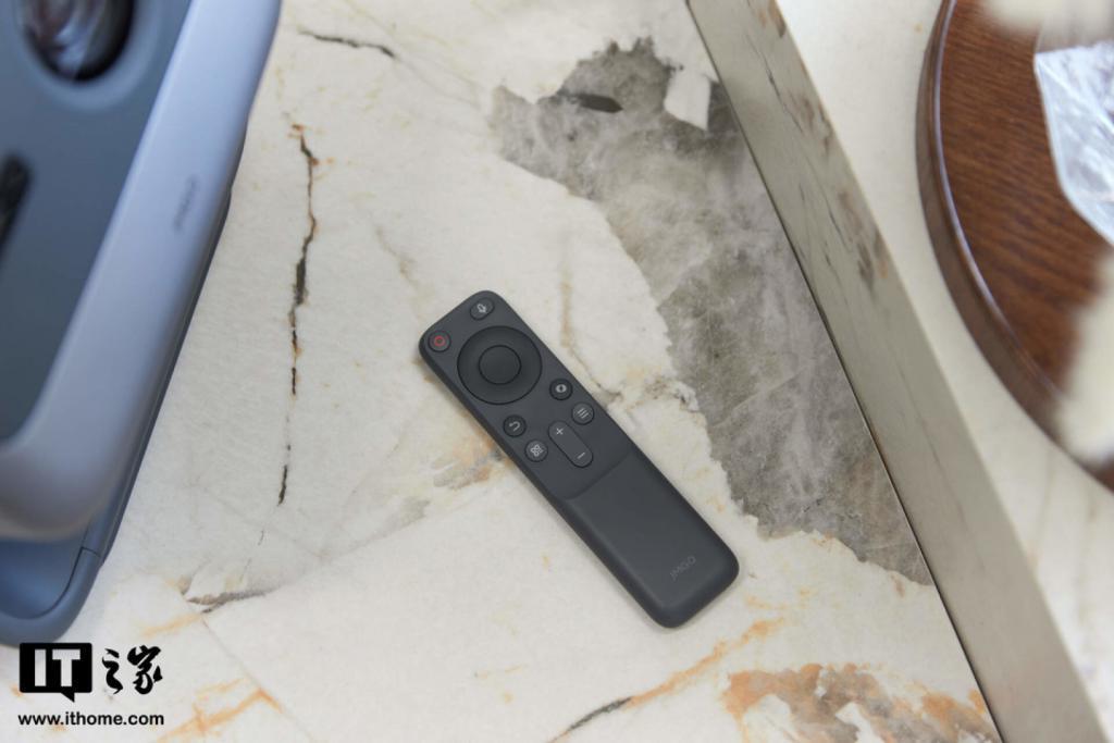 坚果 N1S Pro 4K 体验:除提亮升级 4K 外,正面挑战散斑解决散斑