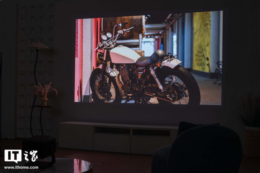 坚果 N1S Pro 4K 体验:除提亮升级 4K 外,正面挑战散斑解决散斑