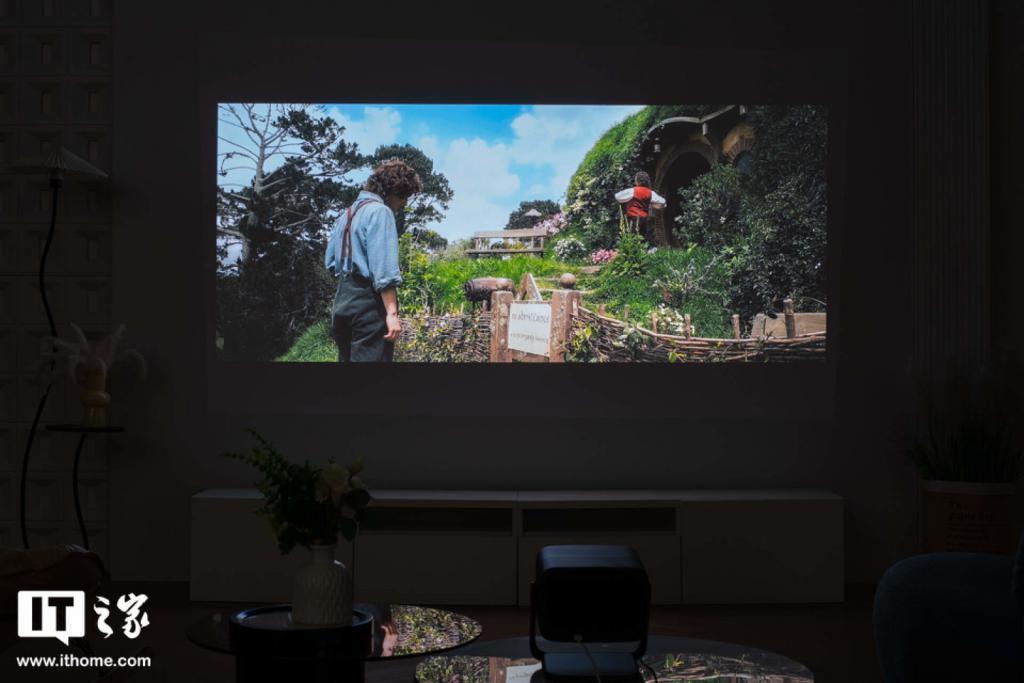 坚果 N1S Pro 4K 体验:除提亮升级 4K 外,正面挑战散斑解决散斑