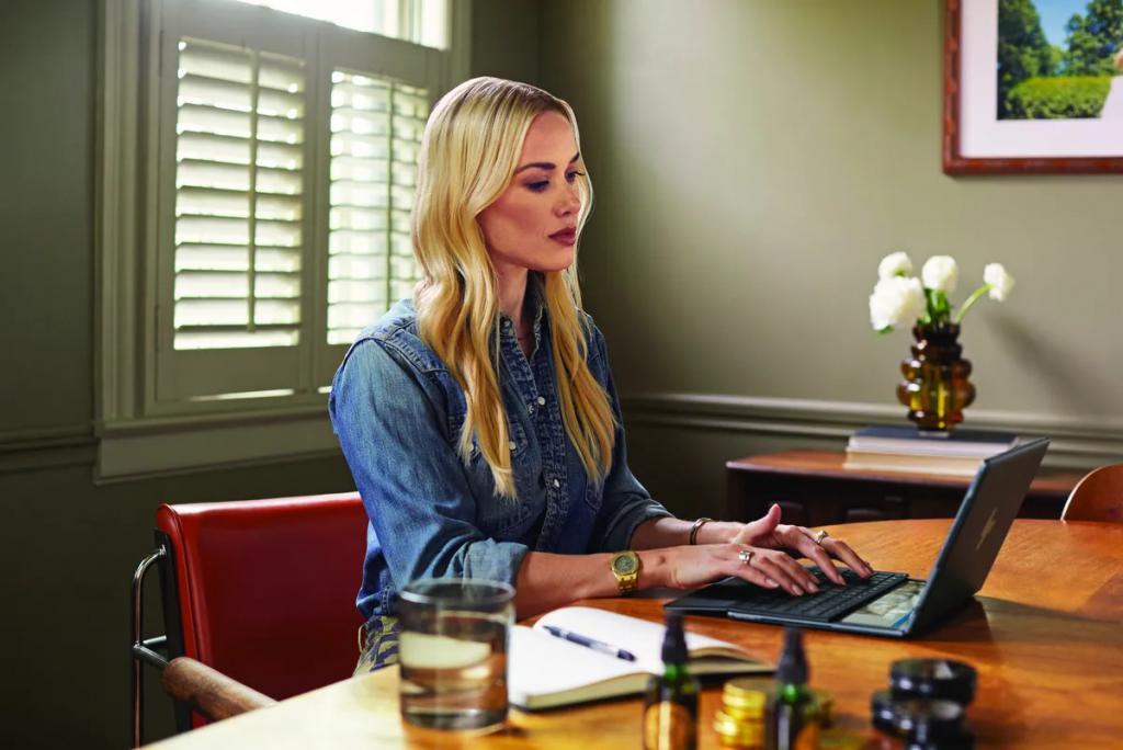 惠普发布世界最薄 17 英寸可折叠笔记本电脑Spectre Fold