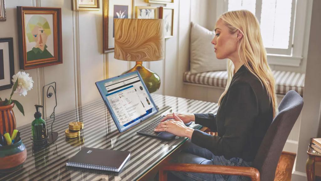 惠普发布世界最薄 17 英寸可折叠笔记本电脑Spectre Fold